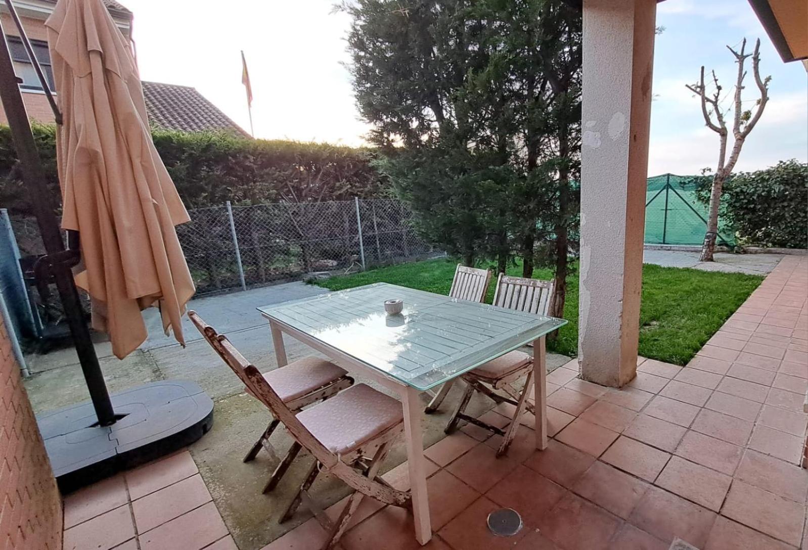 La Casa Del Cipres Villa Aldeamayor de San Martin Exteriör bild