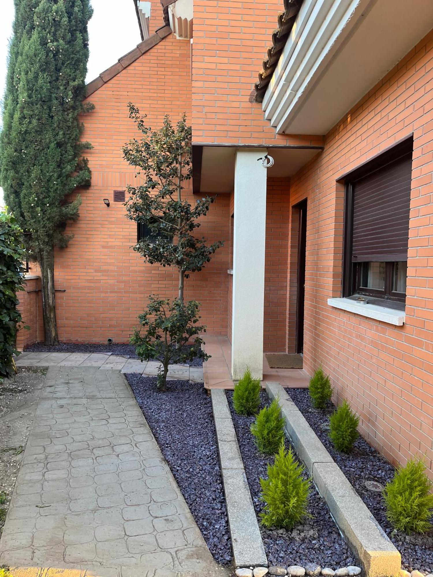 La Casa Del Cipres Villa Aldeamayor de San Martin Exteriör bild